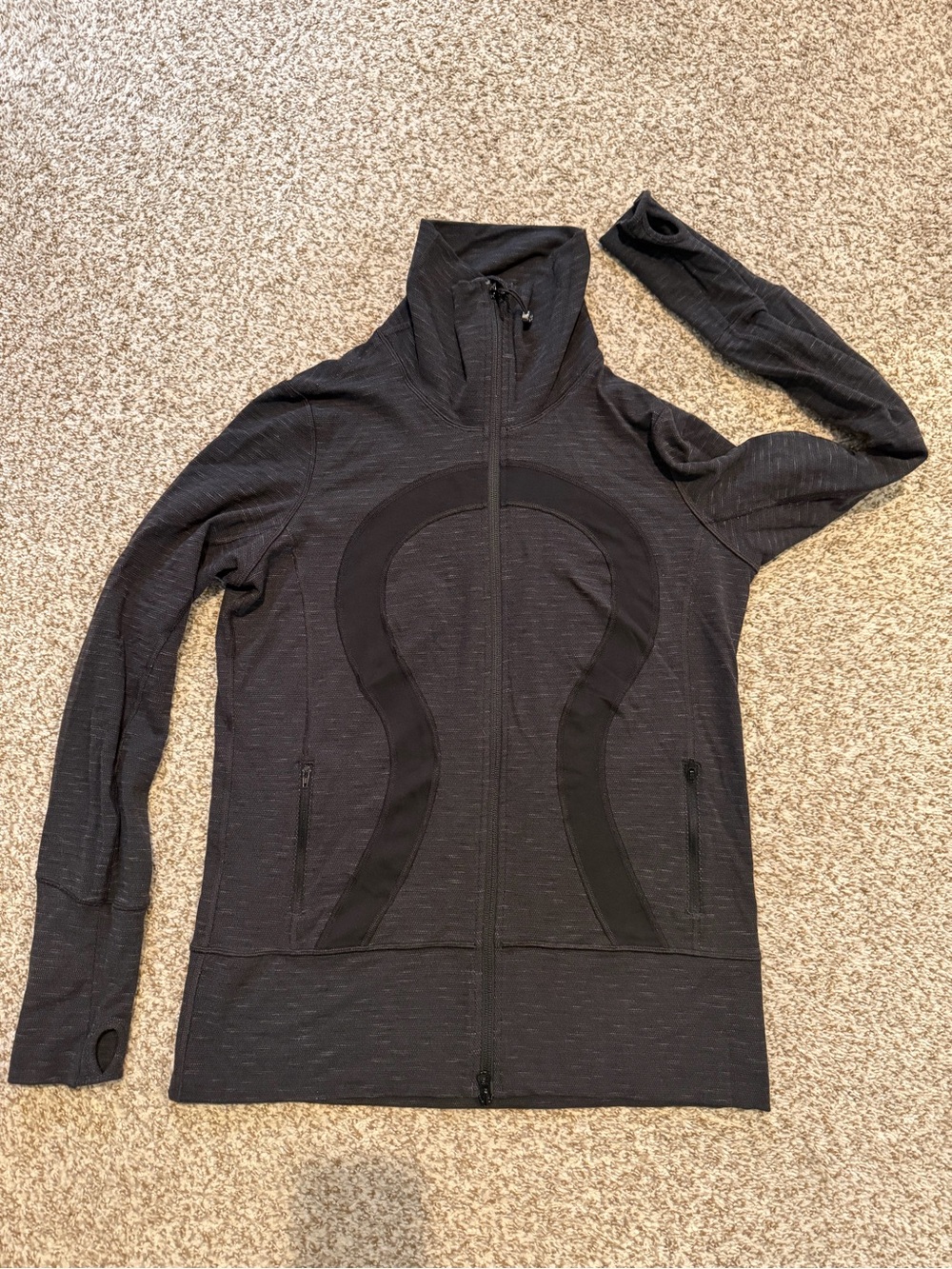 Lululemon Athletica Black & Dark Grey Full-Zip Jacket (like new) size 10